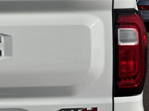 New 2023 GMC Canyon AT4 w/ AT4 Premium Package AWD/4WD image 49