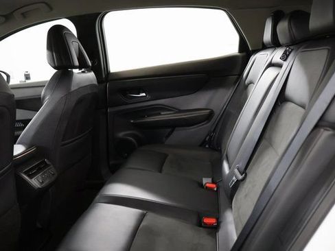 Used 2024 Nissan Ariya FWD image 34