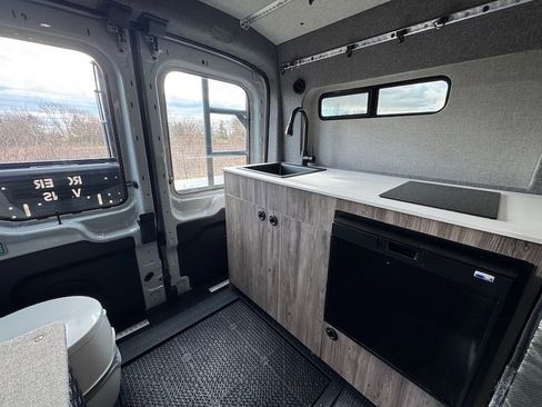 Used 2021 Ford Transit 350 Medium Roof AWD image 16