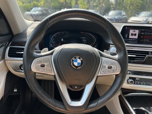 Used 2020 BMW 740i w/ Premium Package RWD image 18