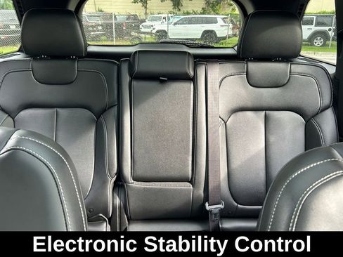 Certified 2024 Jeep Grand Cherokee Limited w/ Black Appearance Package image 15