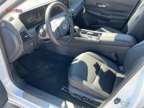 New 2026 Nissan Sentra SR w/ SR Premium Package FWD image 23