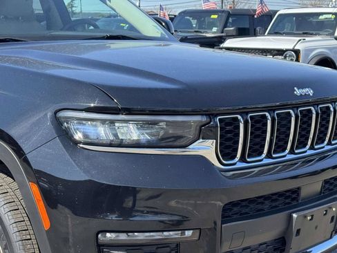 Used 2022 Jeep Grand Cherokee L Limited AWD/4WD image 8