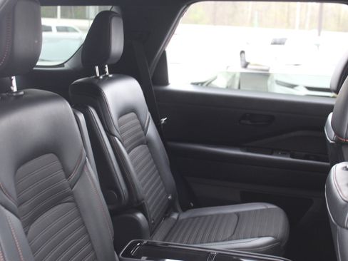 Used 2024 Nissan Pathfinder Rock Creek AWD/4WD image 31