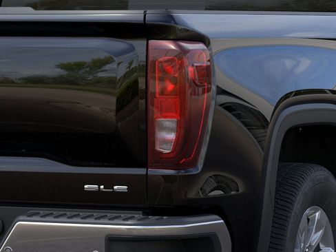 New 2026 GMC Sierra 1500 SLE w/ Preferred Package image 11