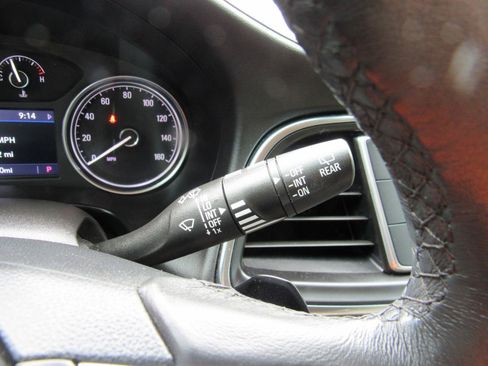 Used 2021 Buick Enclave Essence w/ Sport Touring Edition FWD image 24