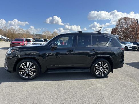 Used 2024 Lexus LX 600 4WD w/ Luxury Package image 8