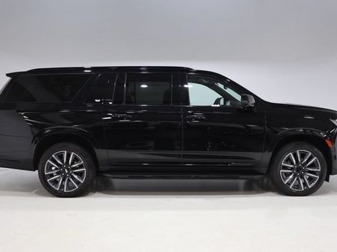 Used 2024 Cadillac Escalade ESV Sport AWD/4WD image 8