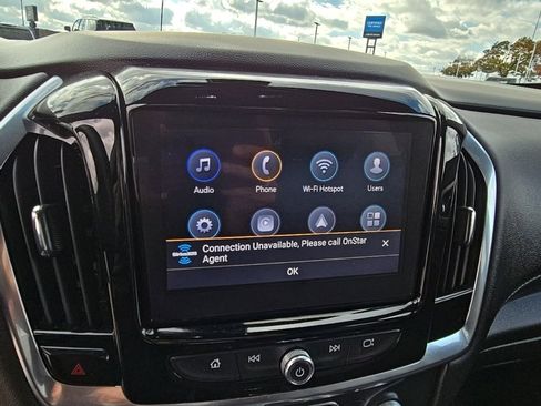 Used 2023 Chevrolet Traverse LT w/ Rear Camera Mirror Package image 29