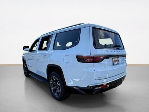 Used 2023 Jeep Wagoneer Series III w/ Preferred Equipment Group AWD/4WD image 4