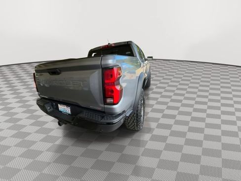 Used 2026 Chevrolet Colorado ZR2 w/ Technology Package AWD/4WD image 7