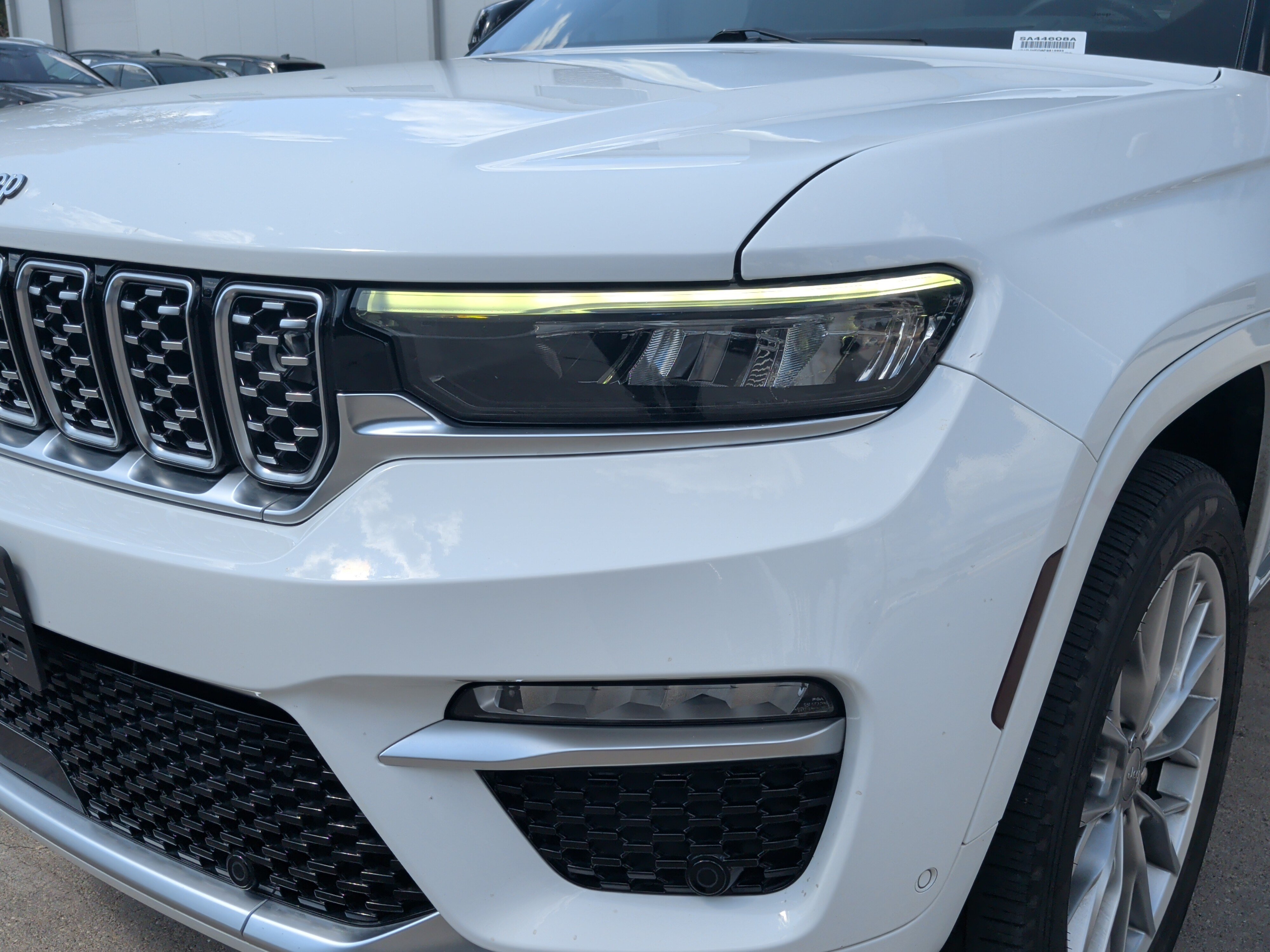 Used 2023 Jeep Grand Cherokee Summit w/ Adv Protech Group IV AWD/4WD image 10