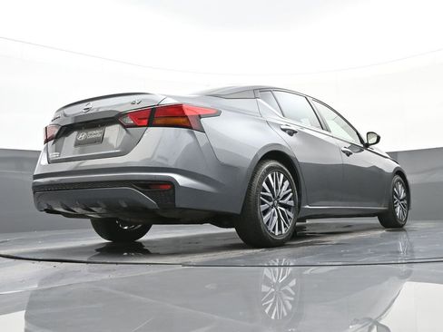 Used 2023 Nissan Altima 2.5 SV image 34