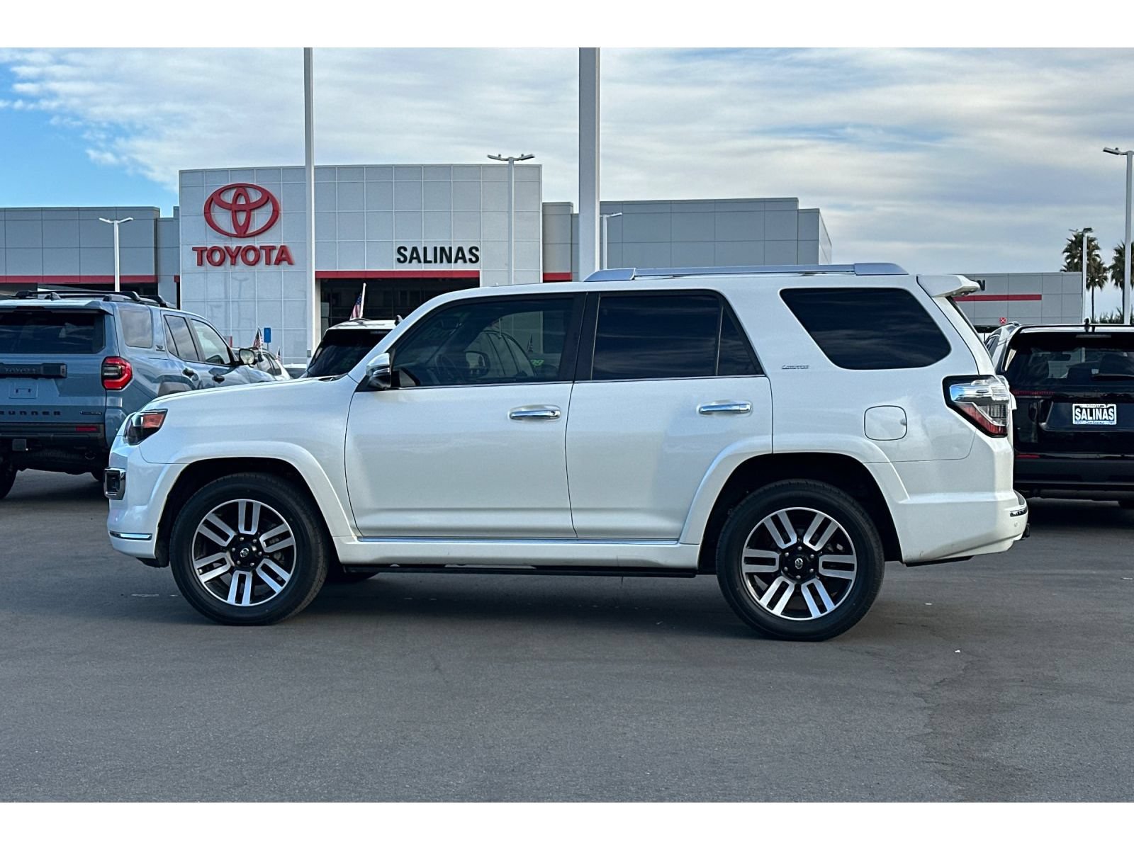 Used 2023 Toyota 4Runner Limited AWD/4WD image 7
