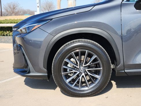 Used 2025 Lexus NX 250 FWD w/ Premium Package image 9