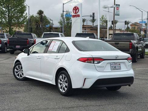 Used 2025 Toyota Corolla LE image 5