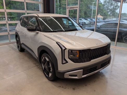 New 2027 Kia Seltos S FWD image 2