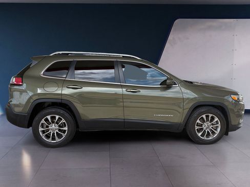 Used 2019 Jeep Cherokee Latitude Plus FWD image 6