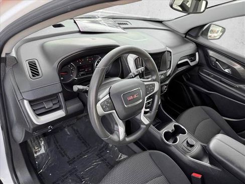Used 2024 GMC Terrain SLE image 11