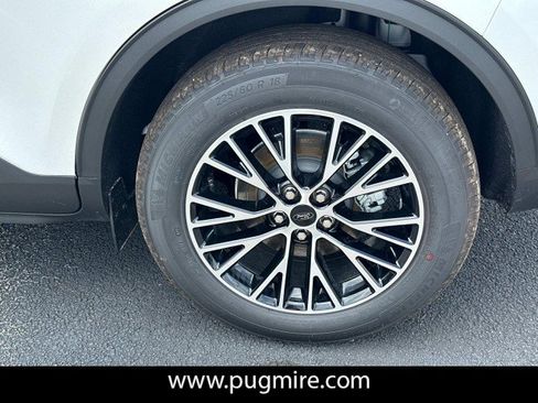 New 2025 Ford Escape SE w/ Class II Trailer Tow Package image 19