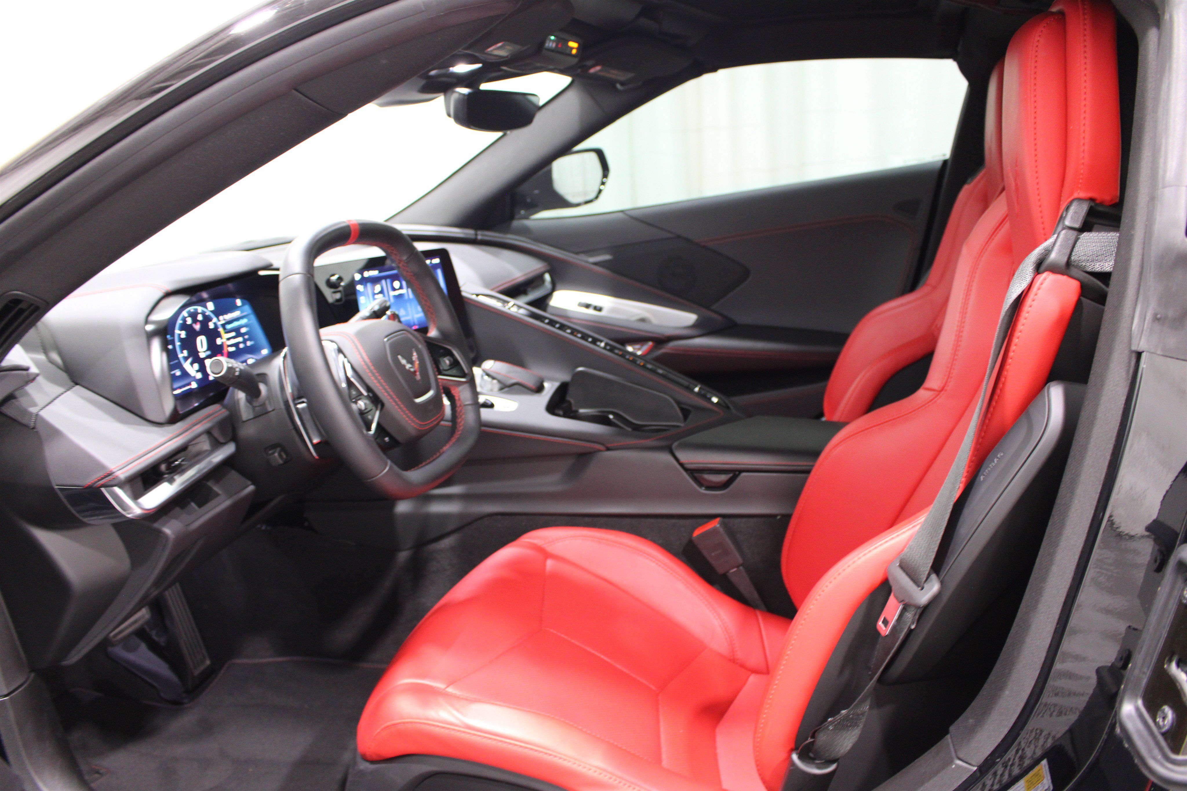 Used 2025 Chevrolet Corvette Stingray Coupe w/ 1LT RWD image 3