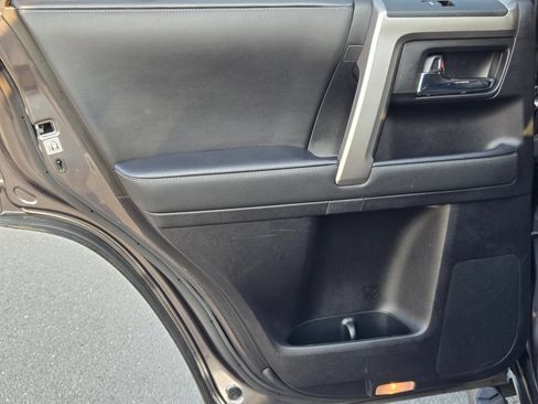 Used 2020 Toyota 4Runner SR5 Premium w/ Moonroof Package RWD image 34