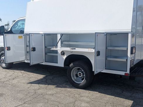 New 2026 GMC Savana 3500 w/ Power Convenience Package RWD image 10