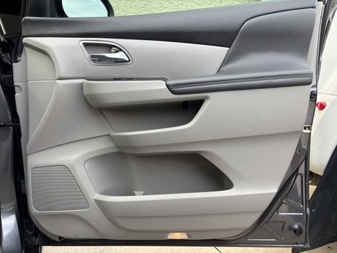Used 2016 Honda Odyssey EX-L image 54