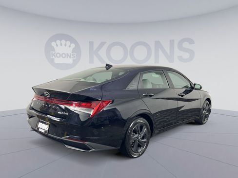 Used 2023 Hyundai Elantra Blue w/ Preferred Accessory Package image 7