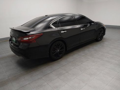 Used 2018 Nissan Altima 2.5 SR w/ SR Midnight Edition image 10