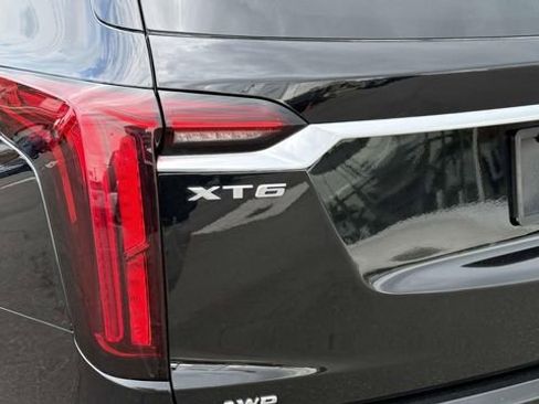Used 2022 Cadillac XT6 Premium Luxury w/ Technology Package AWD/4WD image 9