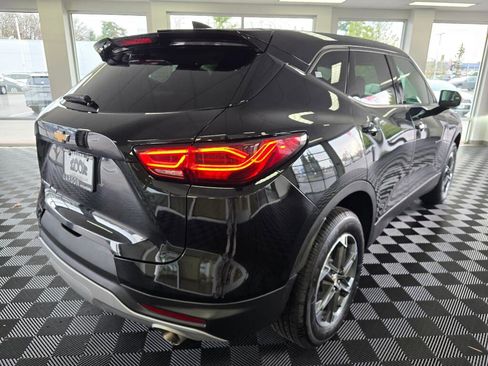 Used 2025 Chevrolet Blazer LT image 4