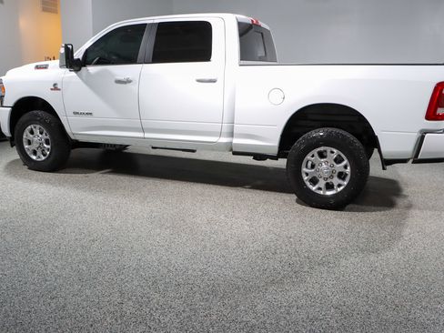 Used 2024 RAM 2500 Laramie AWD/4WD image 10