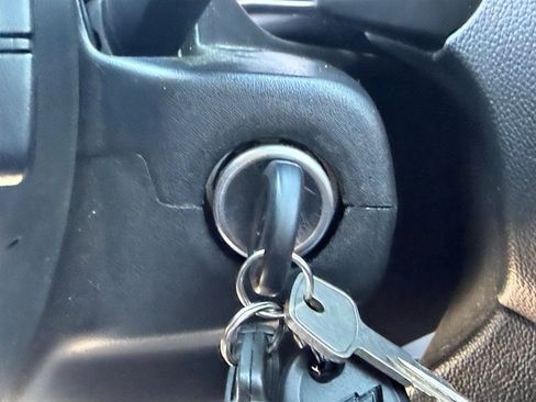 Used 2022 Chevrolet Colorado LT w/ LT Convenience Package RWD image 30