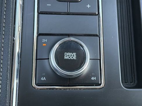 Used 2024 Ford Expedition XLT AWD/4WD image 22