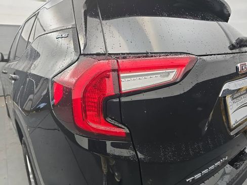 Used 2023 GMC Terrain SLE image 18