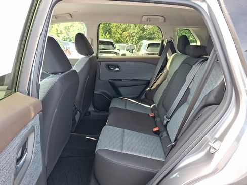 Certified 2023 Nissan Rogue SV image 12