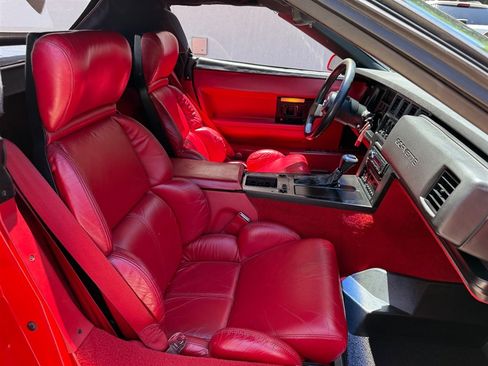 Used 1989 Chevrolet Corvette Convertible RWD image 4