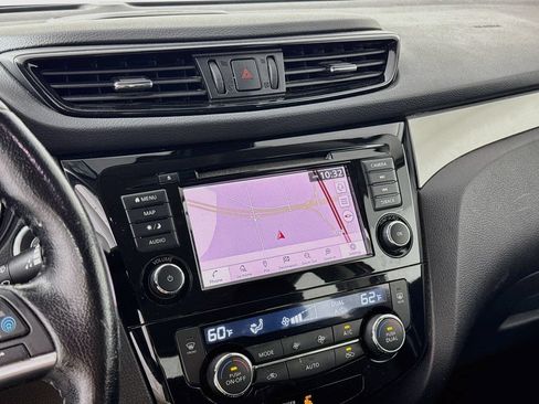 Used 2020 Nissan Rogue Sport SL w/ Premium Package FWD image 13