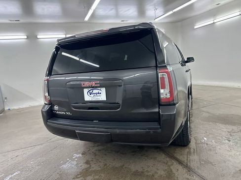 Used 2017 GMC Yukon XL SLE w/ SLE Value Package RWD image 9