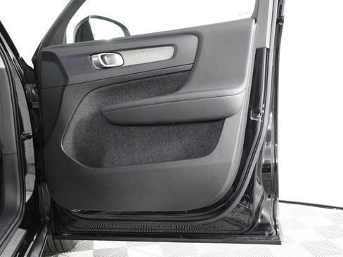 Certified 2025 Volvo XC40 B5 Plus image 21