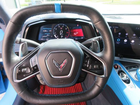 Used 2024 Chevrolet Corvette Stingray Premium Conv w/ Z51 Performance Package RWD image 11