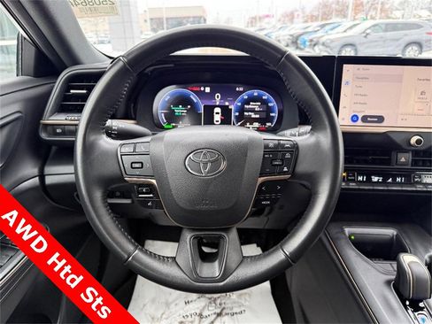 Used 2023 Toyota Crown XLE image 14