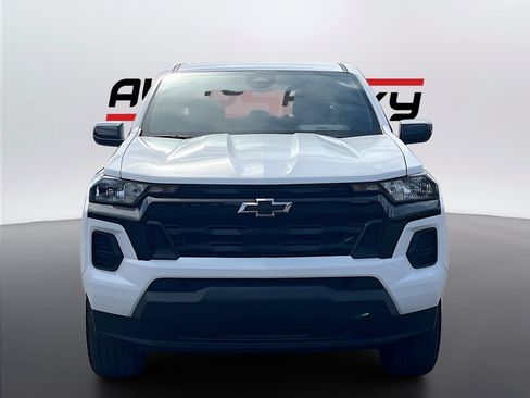 Used 2026 Chevrolet Colorado LT w/ Advanced Trailering Package AWD/4WD image 2