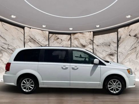 Used 2020 Dodge Grand Caravan SXT FWD image 8