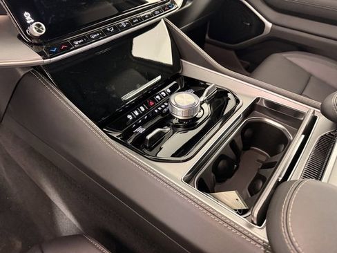 New 2026 Jeep Grand Wagoneer Limited image 25