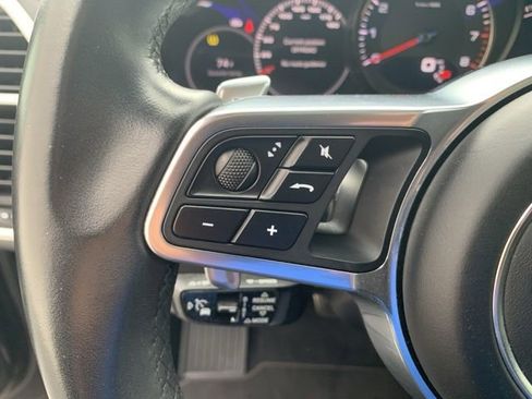 Used 2019 Porsche Cayenne S image 28