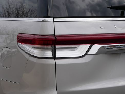 Used 2022 Lincoln Navigator L Reserve w/ Equipment Group 201A image 17