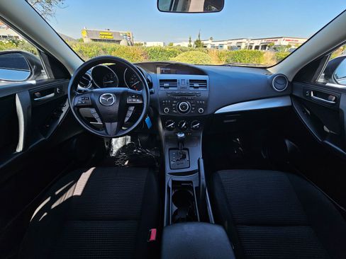Used 2013 MAZDA MAZDA3 i Sport FWD image 19
