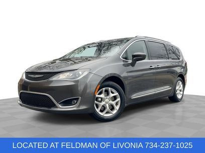 Used 2018 Chrysler Pacifica Touring-L Plus w/ Tire & Wheel Group